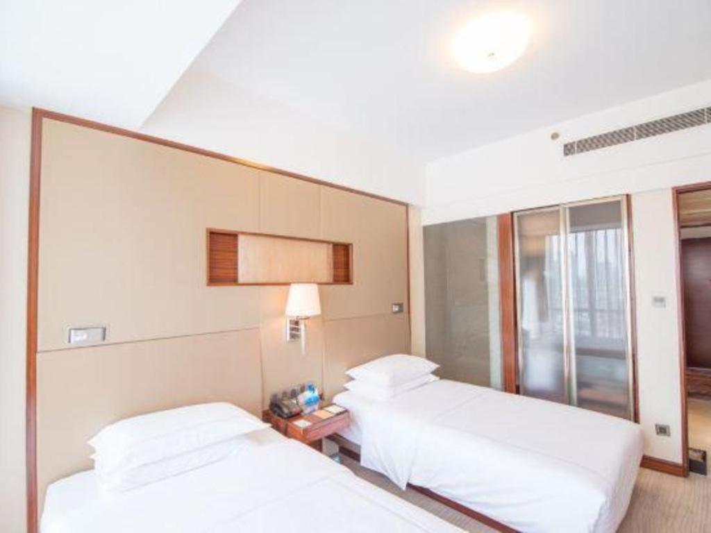 Jinan Silver Plaza Quancheng Hotel Екстер'єр фото